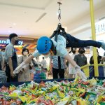 human claw machine